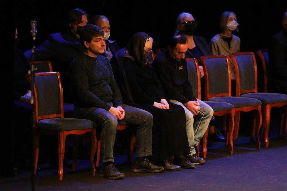 Прощання з Арменом Джигарханяном у Москві Прощання з Арменом Джигарханяном у Москві